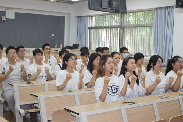 9a9b3302330143a79e01b8c3a74a33f9.jpg 课间活动照片1_副本.jpg